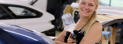 Maxi Vogel in der Werkstatt