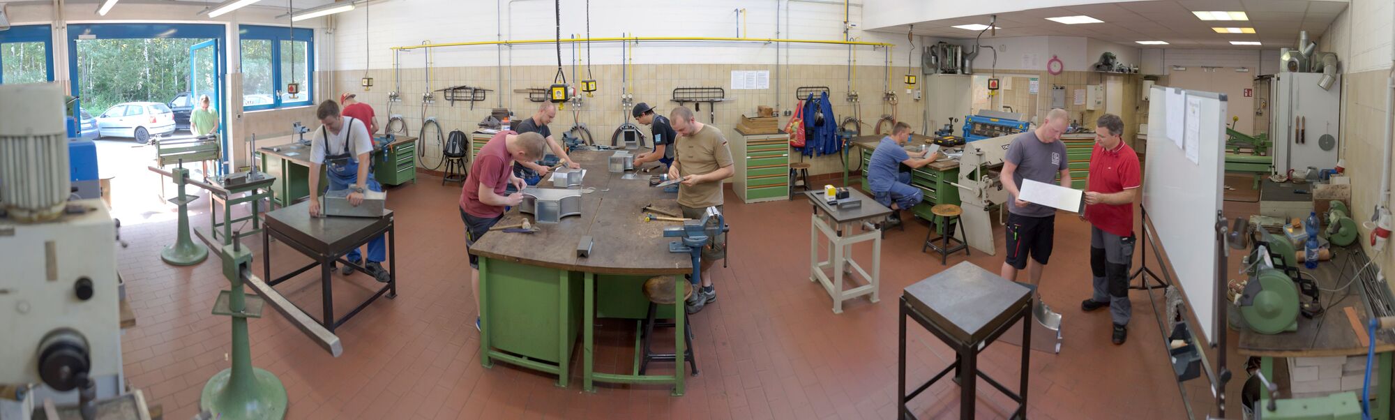 Panorama-Aufnahme der Blechwerkstatt in der HWK Chemnitz.