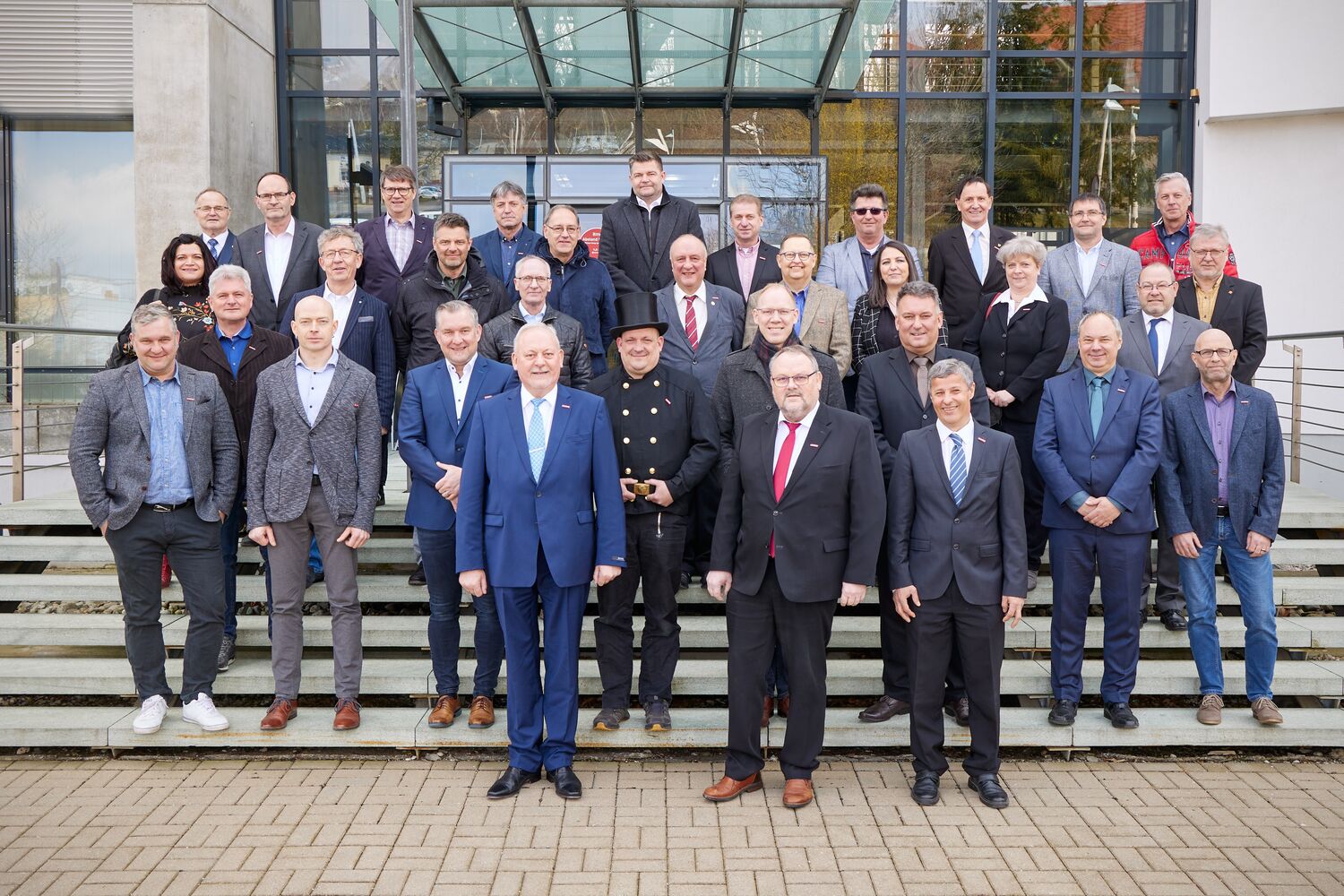 Foto: Thomas Hübner Gruppenbild der Mitglieder der Vollversammlung der Handwerkskammer Chemnitz