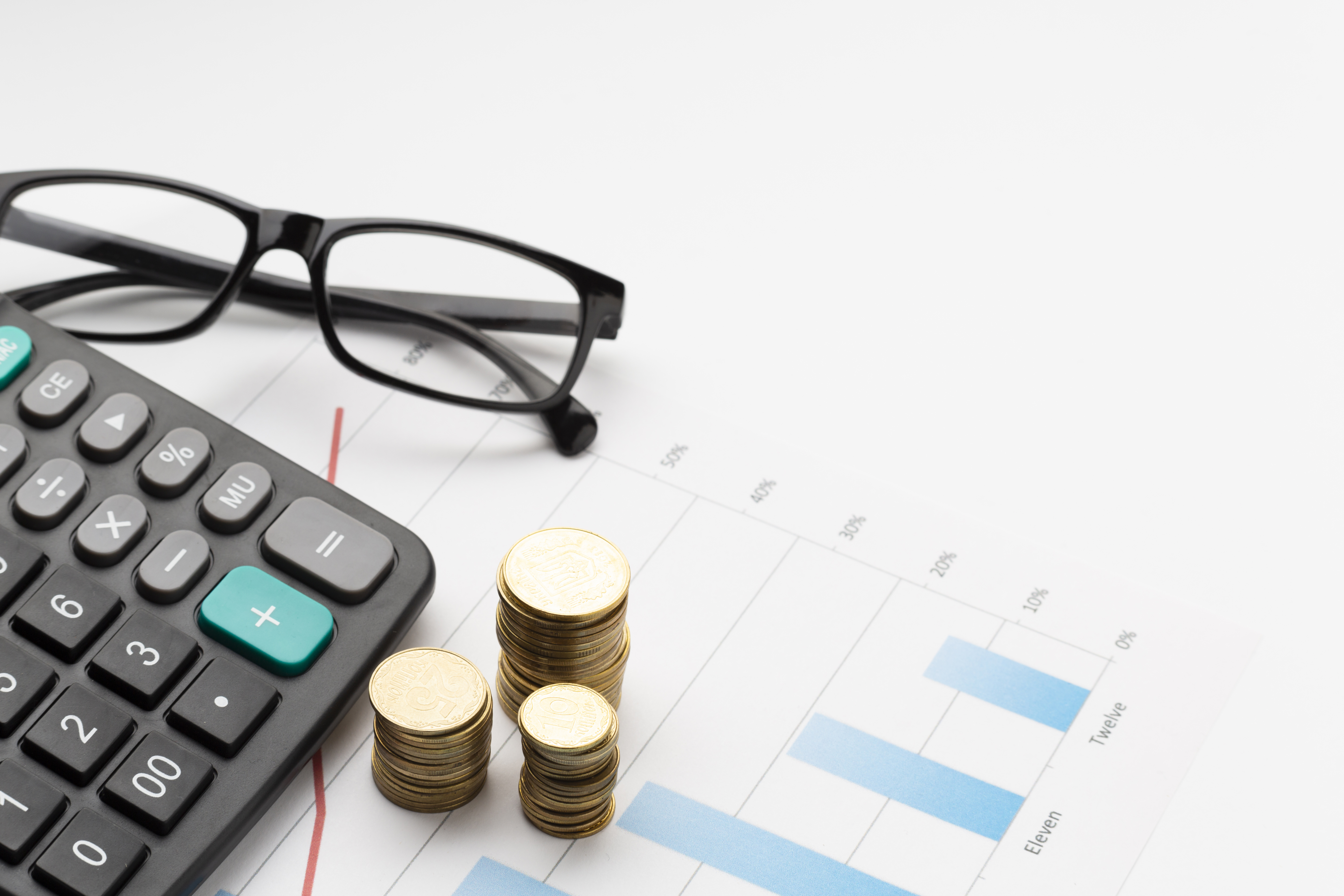 Geld, Taschenrechner, Brille, Auswertung